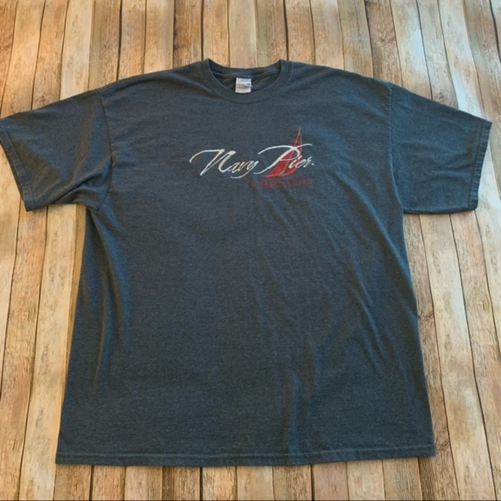 Vintage Navy Pier Chicago mens short sleeve embroidered tee shirt | size 2XL